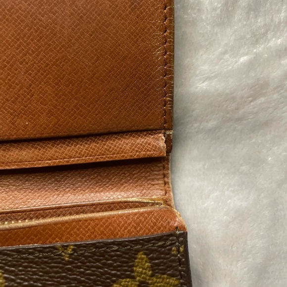 Louis Vuitton Monogram Tresor Wallet - Picture 9 of 14
